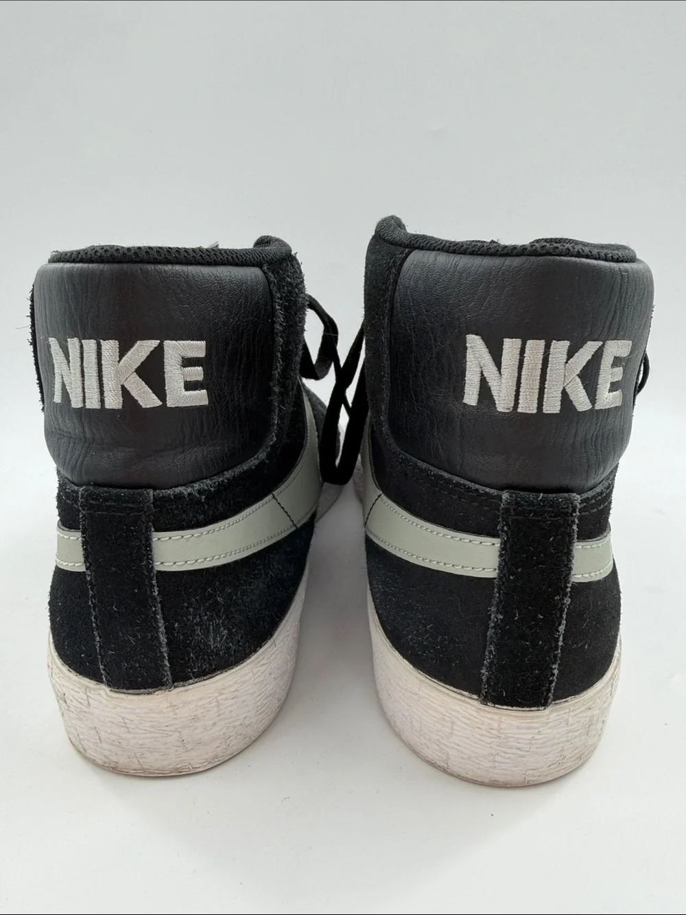 Nike SB Zoom Blazer Mid Skate Shoes Black White Suede Men's Size 11.0